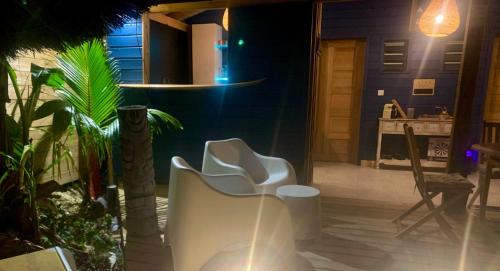 Bologne by Tiki Kaz in Λε Μούλ