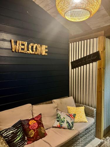 Bologne by Tiki Kaz in Λε Μούλ