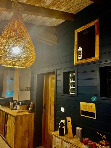 Bologne by Tiki Kaz in Λε Μούλ