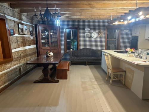 Farmhouse Cabin in 阿什蘭