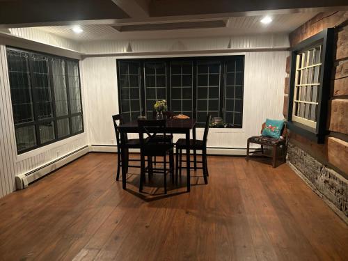 Farmhouse Cabin in 阿什蘭