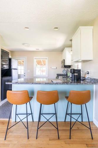 El Retro- Mid Century Ranch near Horse Park & Rupp in Douglas Park