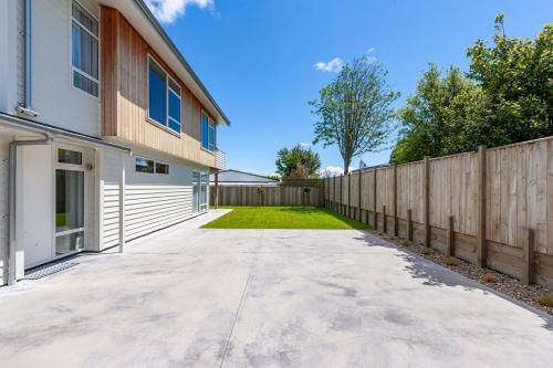 Three-Bedroom House image 10