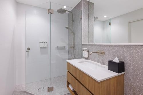 2 bedrooms, 3 beds