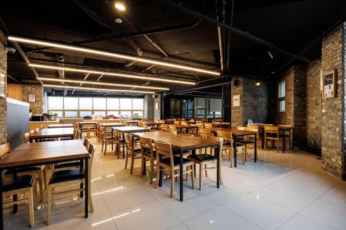 Restaurant, Kenny Stay Jeju Seogwipo (Hotel Kenny)  in Jeju