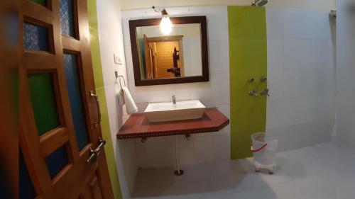 Deluxe Double Room (2 Adults + 1 Child) image 4