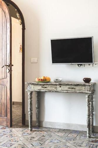 First line chalet with panoramic sea view balcony 4