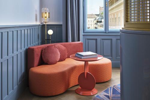 Studio Suite King with City View image 3