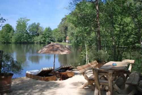 Paradis perdu en Sologne avec plage privée gîte à louer La Marolle-en-Sologne