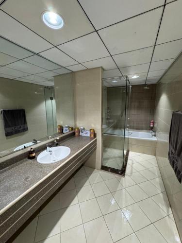 Luxury Corniche Residence 2 BHK pool gym wifi sea front Luxury Corniche Residence 2 BHK pool gym wifi sea front