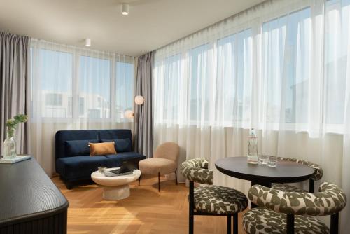 Deluxe One Bedroom Suite