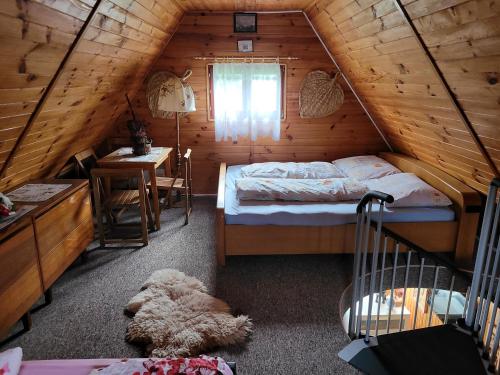 2 queen beds, 1 twin bed