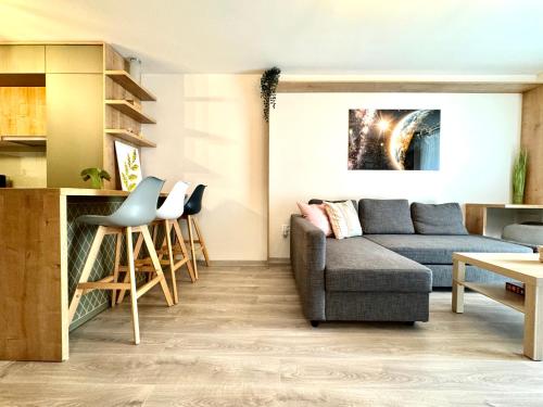 Two Chic 3