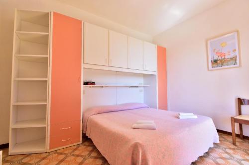 2 twin beds