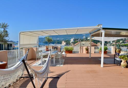 Ca' Muna - Sea View Penthouse, Private Rooftop, Walking to the Beach, Rapallo