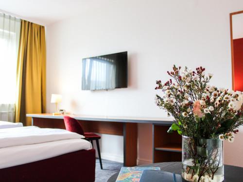 Good Morning + Berlin City East - image 14