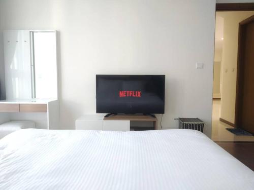 Luxury service Apart with 2br Vinhome Central Park