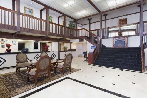 Travelodge by Wyndham Orange County Airport/ Costa Mesa in Costa Mesa, USA