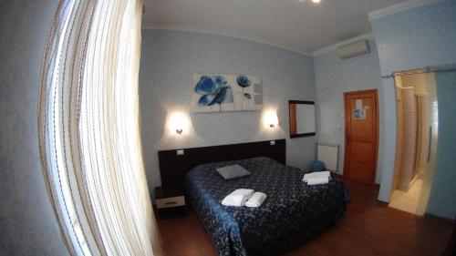 1 queen bed