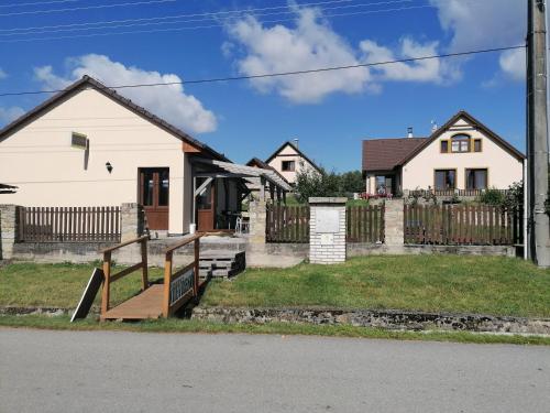 Apartma 1 Ubytovani u kostela, SEDLO in Lásenice