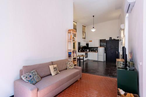 JOIVY Excellent 2-bed flat in Genoa's Old Town, Janov (fotografie 6)