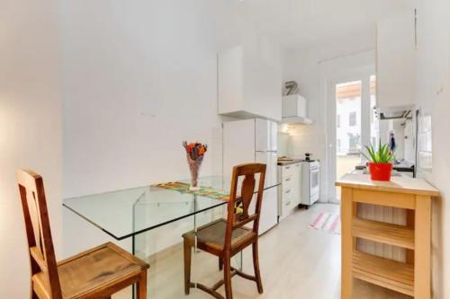 Cozy Vatican Apartment With Starry Balcony Garden, Roma (foto 4)