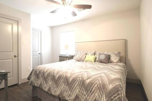 Luxurway Renovated Private Home 4bedrooms 3baths Luxurway Renovated Private Home 4bedrooms 3baths