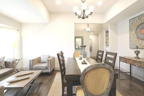 Luxurway Renovated Private Home 4bedrooms 3baths Luxurway Renovated Private Home 4bedrooms 3baths