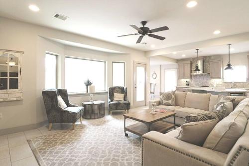 Luxurway Renovated Private Home 4bedrooms 3baths Luxurway Renovated Private Home 4bedrooms 3baths