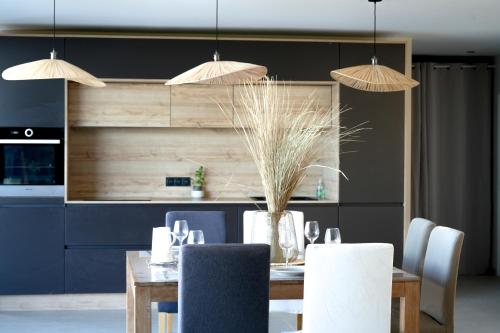 Maison d'architecte vue panoramique piscine miroir in 奧爾尼亞克拉旺