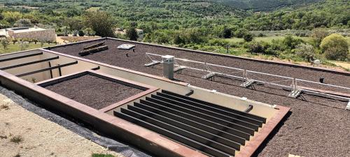 Maison d'architecte vue panoramique piscine miroir in 奧爾尼亞克拉旺