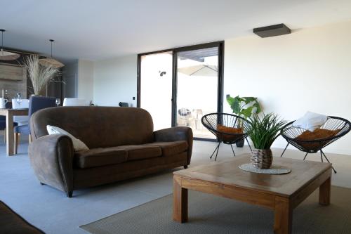 Maison d'architecte vue panoramique piscine miroir in 奧爾尼亞克拉旺