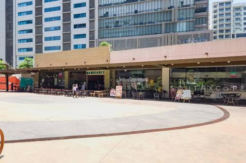 Furnished Studio in Avida Towers Riala, Cebu IT Park with Pool, Fast WiFi, Netflix and More