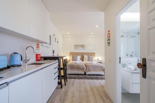 Ocean Blue Apartment & Studio - image 2