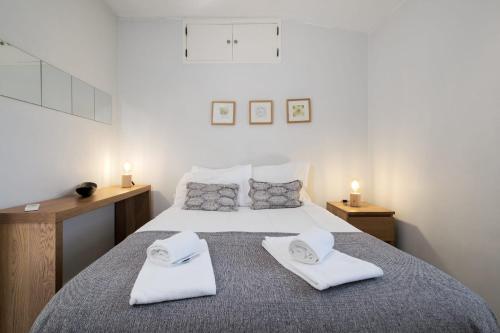 One-Bedroom Apartment image 10