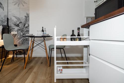 Konyha, Kleines Apartment mit Balkon in Lindleinsmuhle