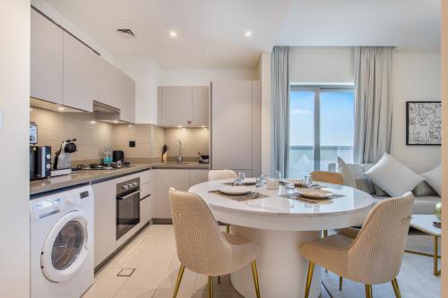 STAY BY LATINEM Luxury 2BR Holiday Home CVR B1705 near Burj Khalifa, Dubai (Foto 5)