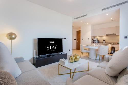 STAY BY LATINEM Luxury 2BR Holiday Home CVR B1705 near Burj Khalifa, Dubai (Foto 3)