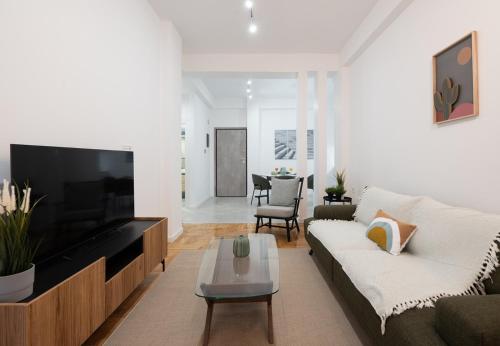 LIV - Comfortable & Stylish Escape in Pagrati, Ateny