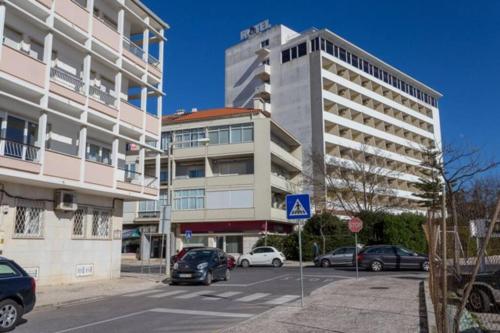 Carcavelos - Holiday Beach Apartment - main image