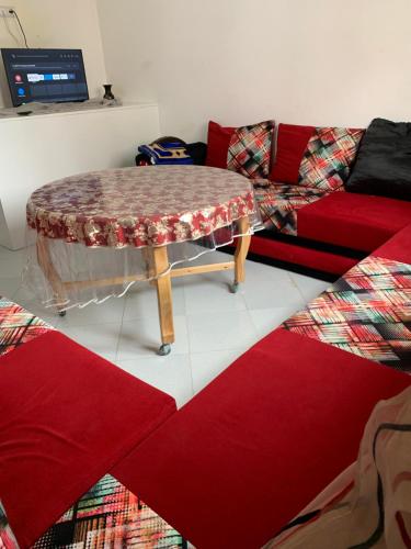 Shared lounge/TV area, Happy apartment in Bensergao