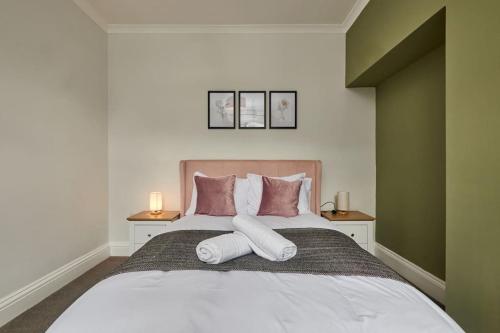 Spacious House In Stockton - Street Parking