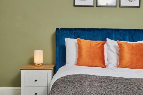 Spacious House In Stockton - Street Parking