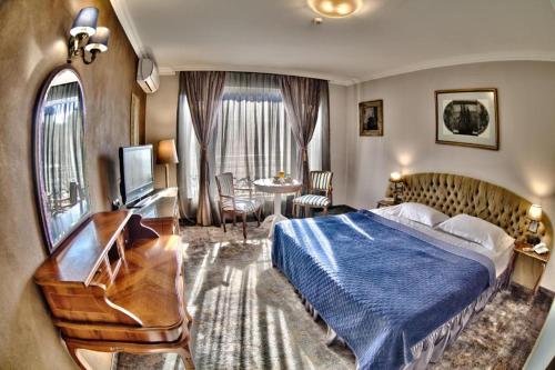 room detail thumbnail 0