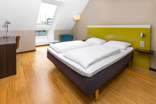 1 queen bed