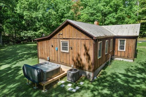 River Access w Hot Tub, Grill, WiFi, & Fire Pit! detail
