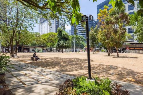 Furnished Studio in Avida Towers Riala, Cebu IT Park with Pool, Fast WiFi, Netflix and More