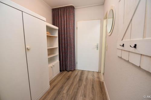 Apartment with Sea View image 6