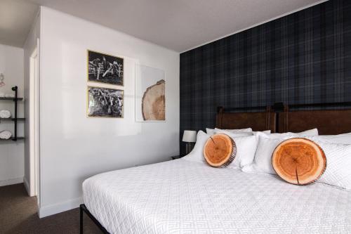 . Lumberjill Lodge
