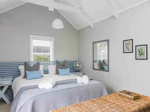 Picturesque Retreat on Thesen Islands - image 4